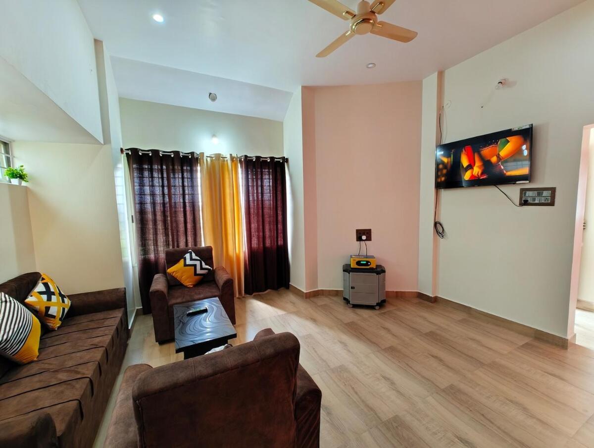 Galaxy Homestay 4Bhk 迈索尔 外观 照片